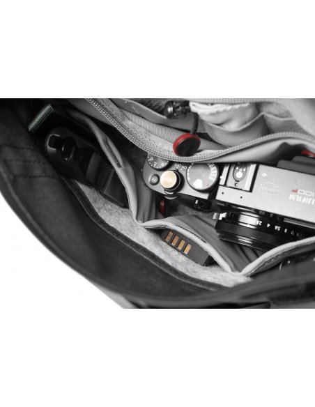 Peak Design Field Pouch Black v2 - Czarny, z paskiem