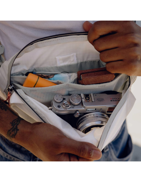 Torba Peak Design Outdoor Sling 2L Biała