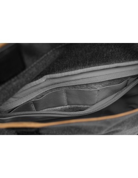 Peak Design Field Pouch v2 Charcoal